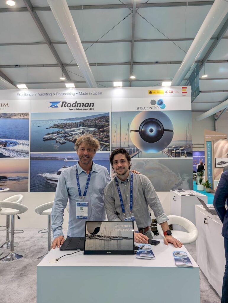 Carlos y Matias presentando Spillcontrol en DIBS