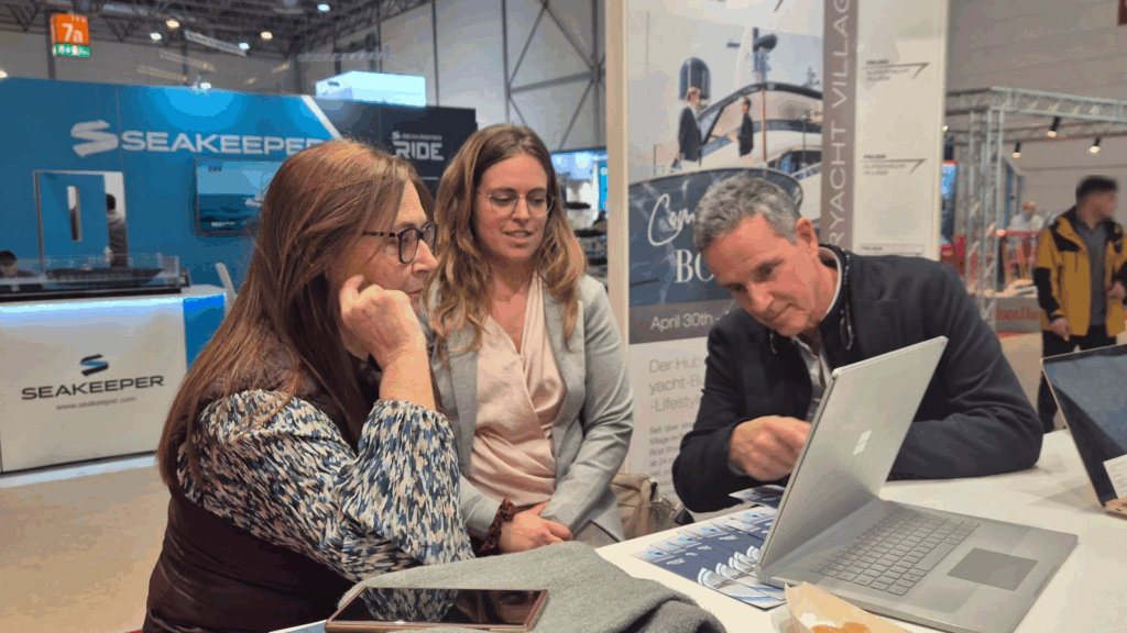 Carlos Garau presentando PortWaterControl (antes Spillcontrol) en la Boot Dusseldorf